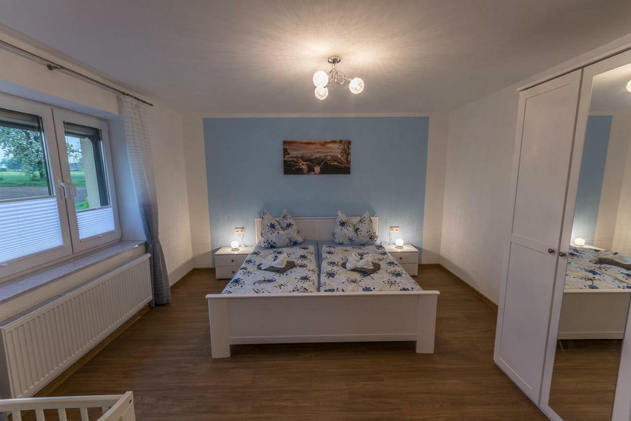 Ferienwohnung "Turmblick" Rathmannsdorf Bagian luar foto